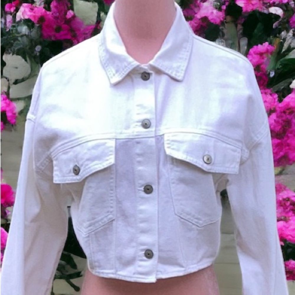 H&M DIVIDED NWT WHITE LIGHT WEIGHT DENIM JACKET COAT SMALL CROPPED - Picture 3 of 8